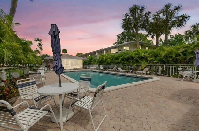 Building Photo - 5800 Margate Blvd