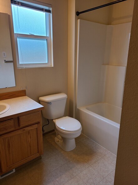 Building Photo - 2964 Sprague St