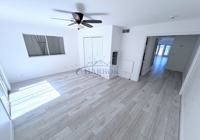 Building Photo - 3507 S Kerckhoff Ave