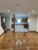 Building Photo - 30 Mansfield Dr