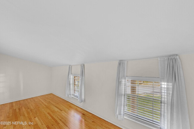 Building Photo - 1922 Holly Oaks Ravine Dr