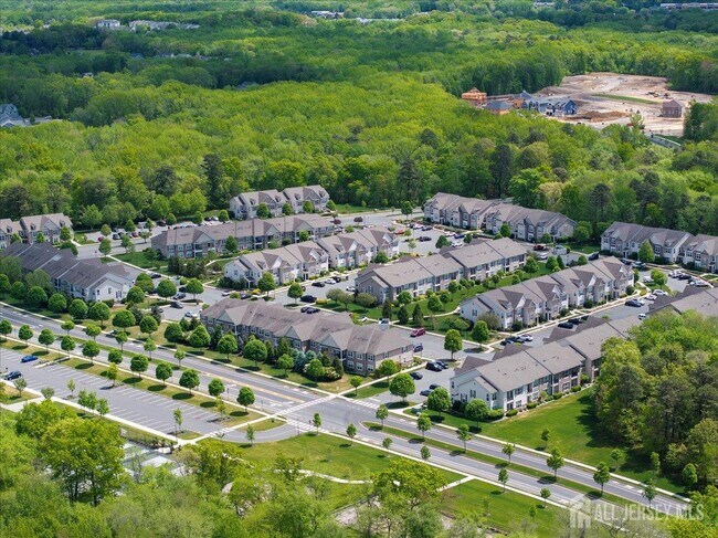 Building Photo - 25 Gonzalez Dr