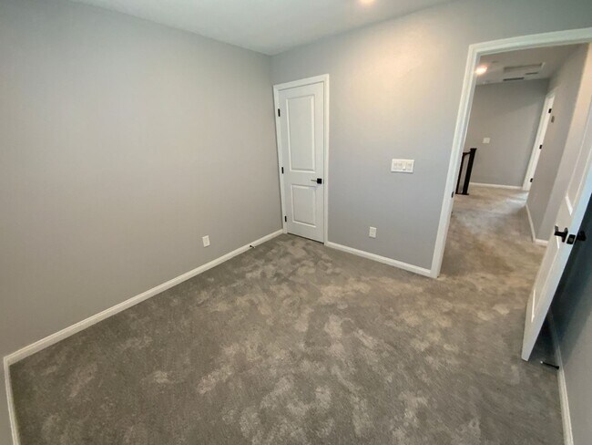 Building Photo - Townhouse in Summerlin North