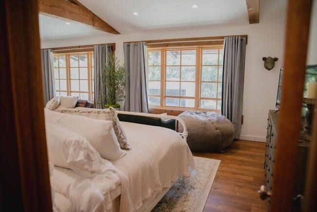 Building Photo - The Blue Pig Loft