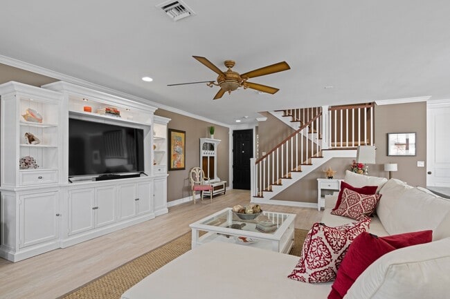 Building Photo - 1970 S Dixie Hwy