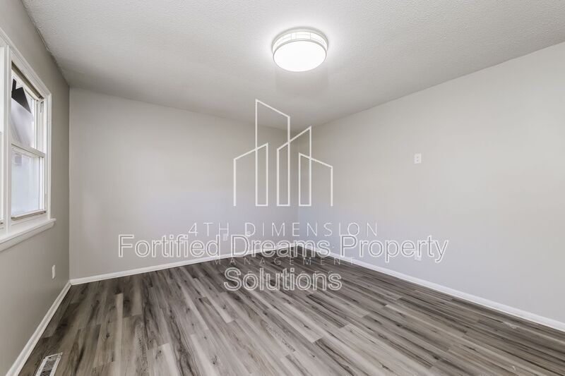 Building Photo - 4930 Rumley Cir