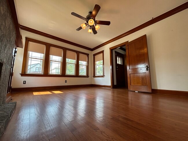 Building Photo - 4942 W Altgeld St