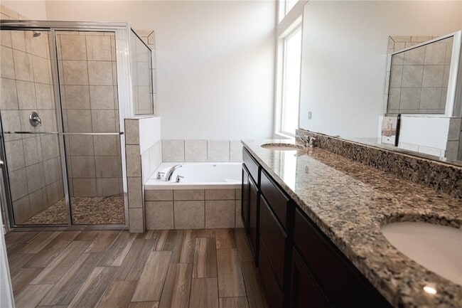 Building Photo - 2101 Spoonbill Dr