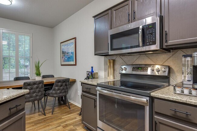 Building Photo - 4501 Whispering Valley Dr