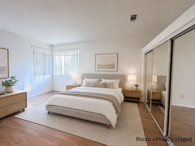 Building Photo - "Charming 2-Bed, 2-Bath Condo with Cozy Fireplace in Prime Stevenson Ranch Location!"