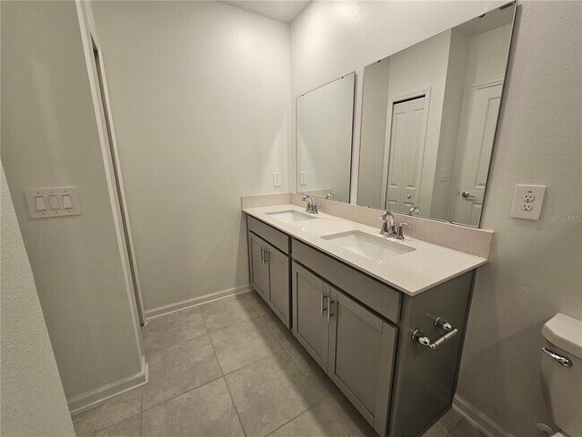 Building Photo - 2629 Runners Cir