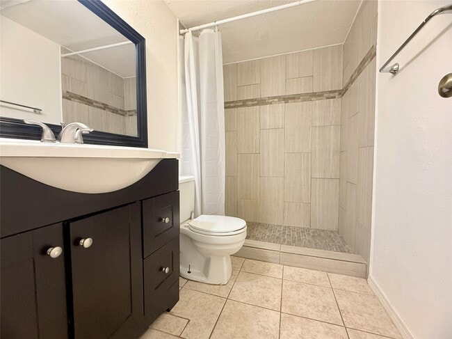 Building Photo - 6701 Sands Point Dr
