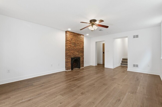 Building Photo - 2306 E Carson St