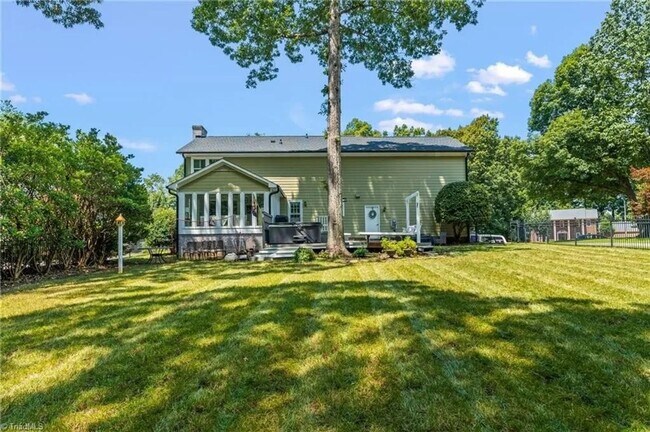 Building Photo - Beautiful Updated Home for Rent in New Irv...