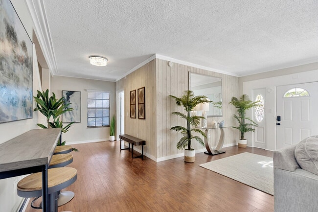 Building Photo - 1679 Tampa Rd