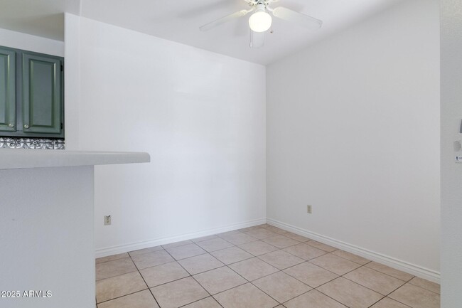 Building Photo - 3830 E Lakewood Pkwy E