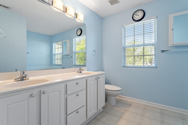 Building Photo - 1 Edgebrook Cir