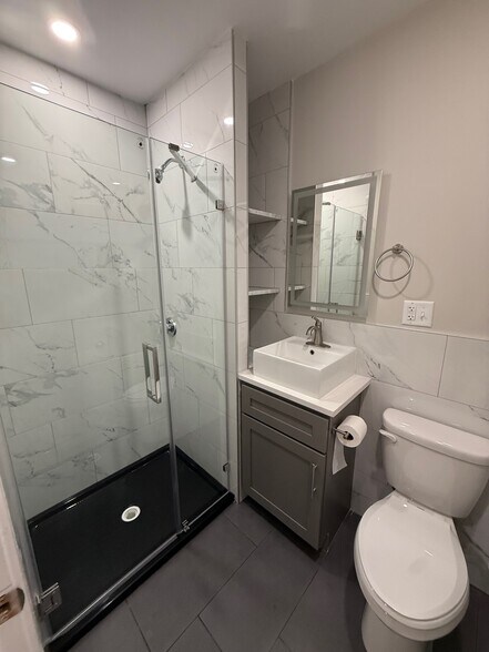 Building Photo - 1714 Washington St