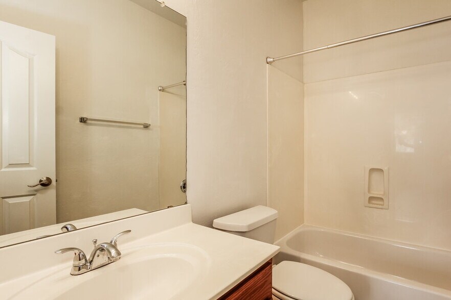Building Photo - 9506 W Mariposa St