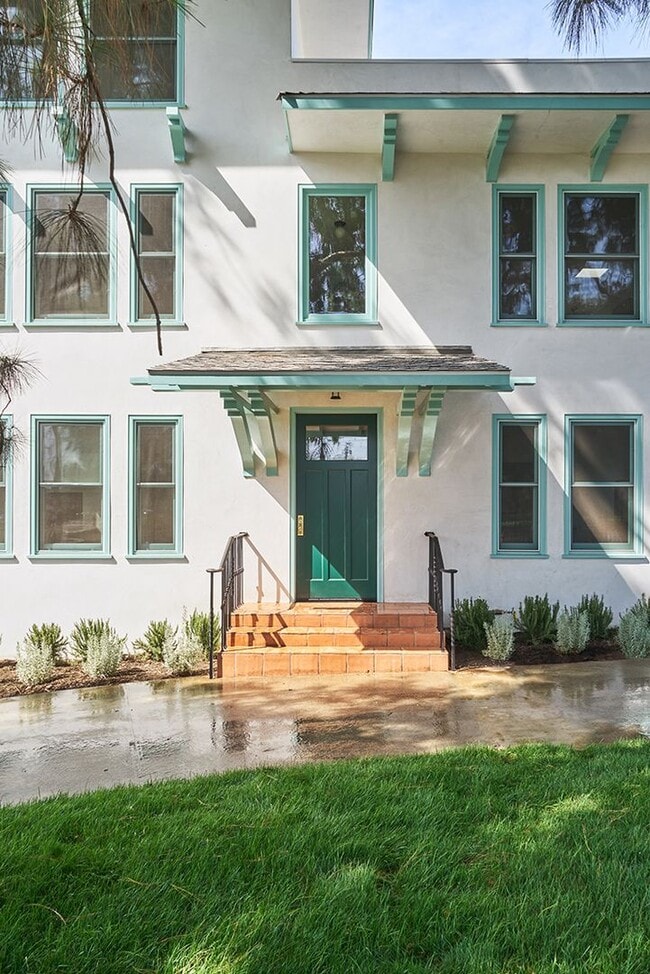 Building Photo - 2191 El Sereno Ave