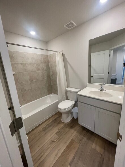 Building Photo - 67 Short Branch Dr