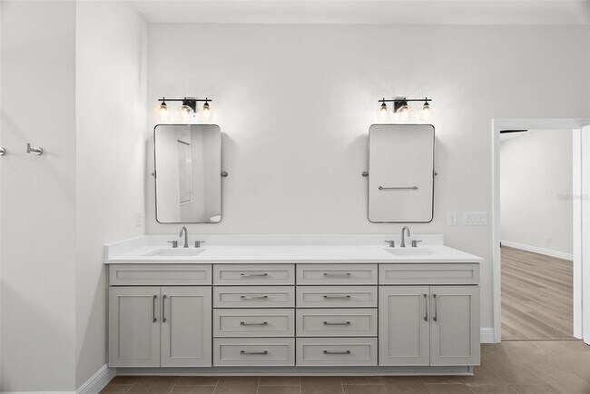 Building Photo - 4009 W Euclid Ave