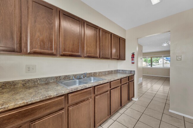 Building Photo - 3300 Hayes Ave