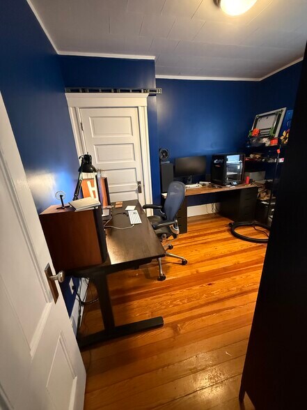Building Photo - 5 Belmont Sq