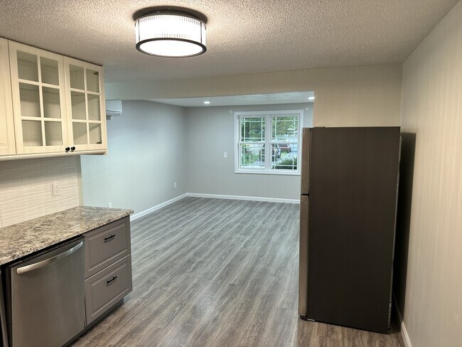 Building Photo - James Apt