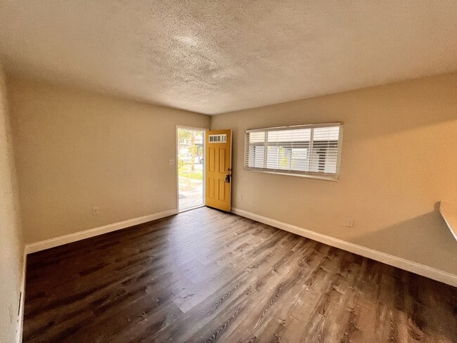 Building Photo - 2412 Formosa Ave
