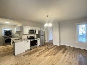 Building Photo - 386 Rimmon St