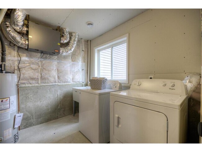 Building Photo - 9780 Jordan Ave NE