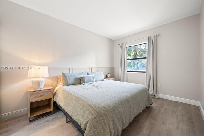 Building Photo - 429 Poinciana Island Dr