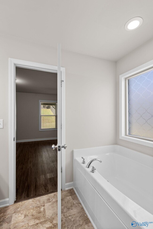 Building Photo - 338 Fenrose Dr