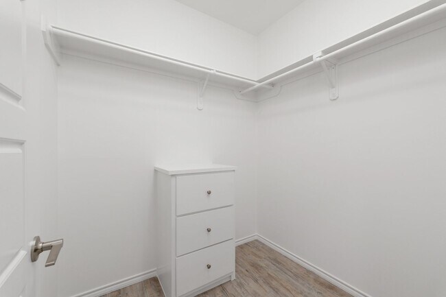 Building Photo - 411 Hinojosa