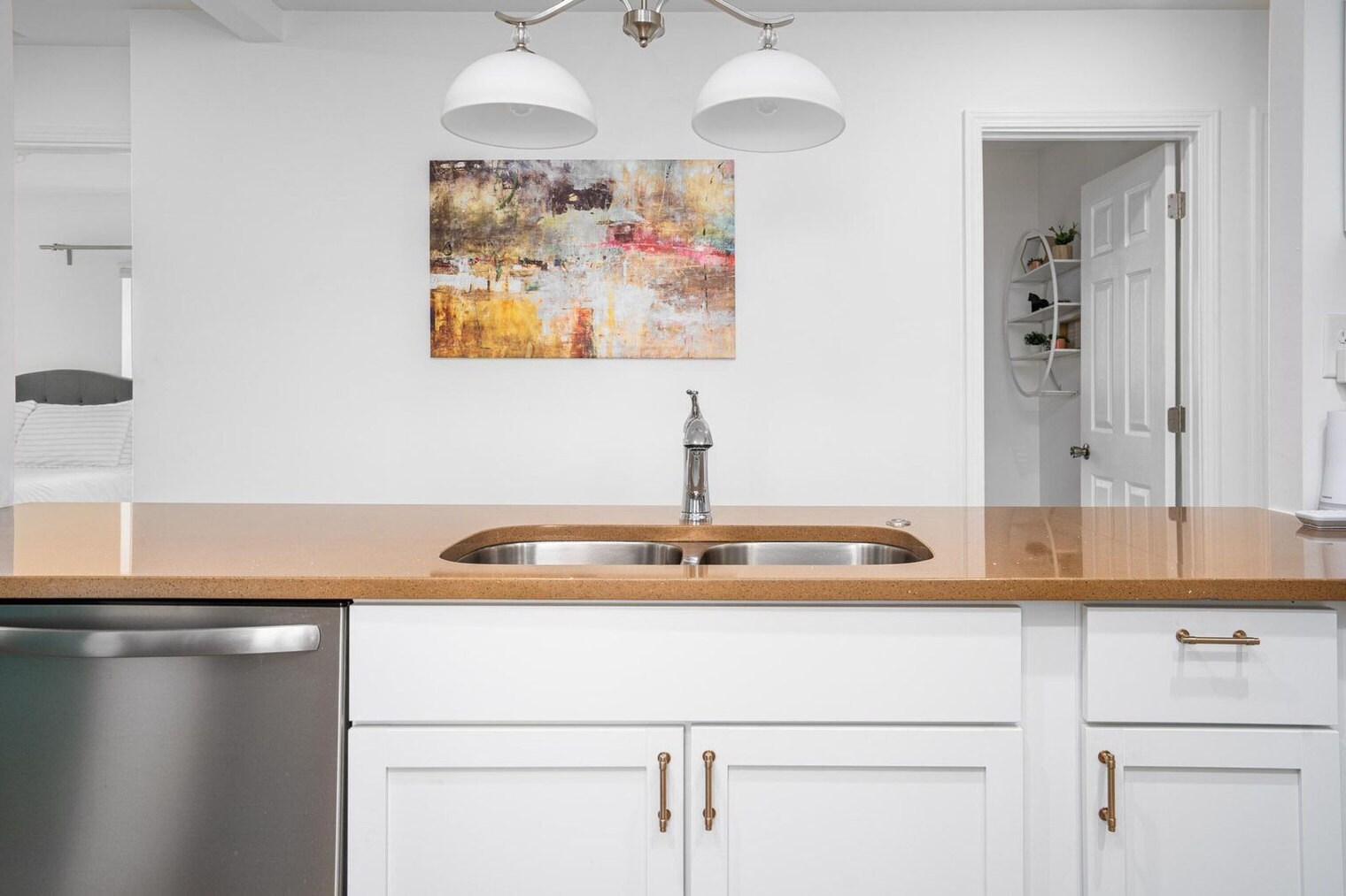 Building Photo - 2549 Columbia Ave