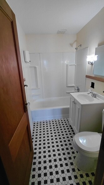 Building Photo - 251 Church St