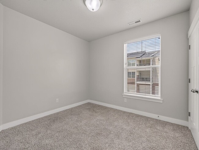 Building Photo - Spacious 3 Bed, 2 Bath Condo in The Exchange – Lehi, UT