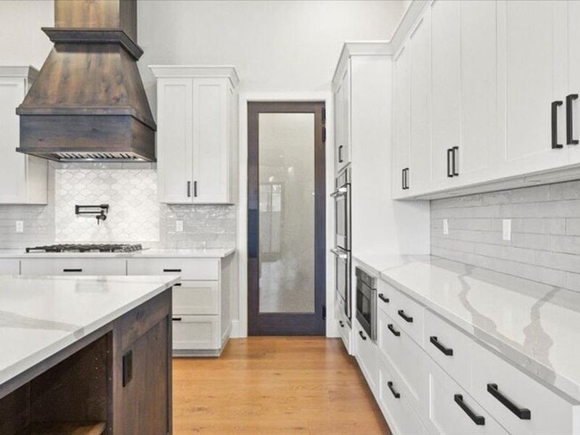 Building Photo - 3500 S Morain St