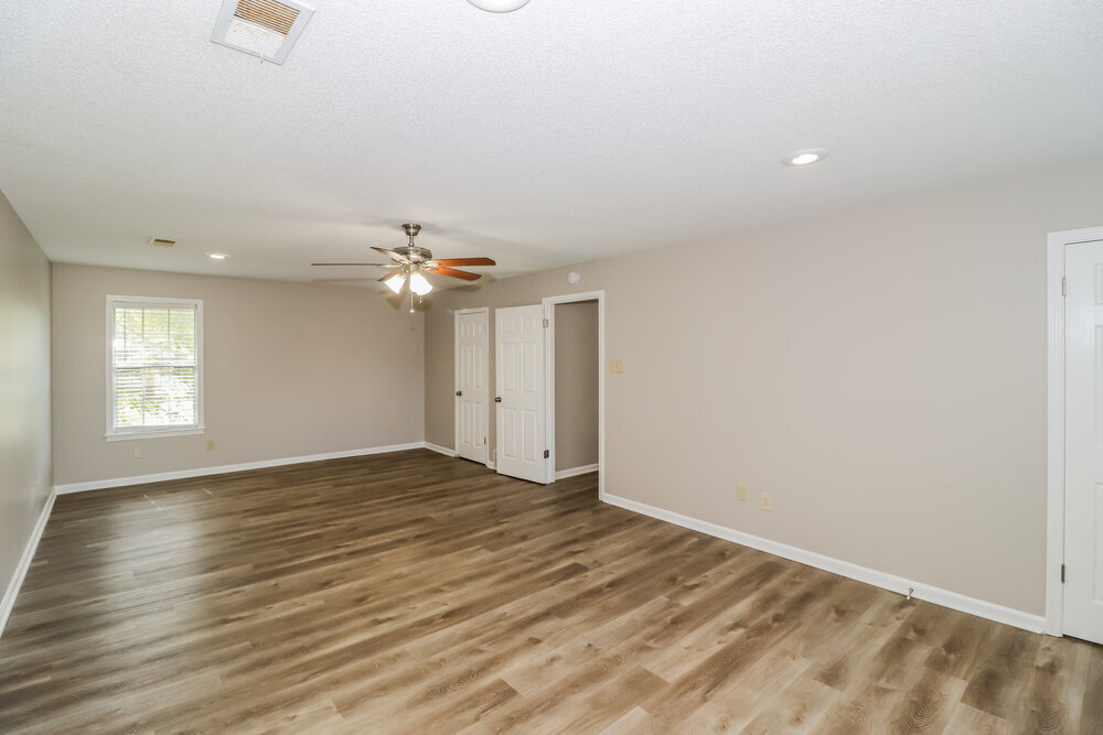 Building Photo - 2535 Clydes Place Cove