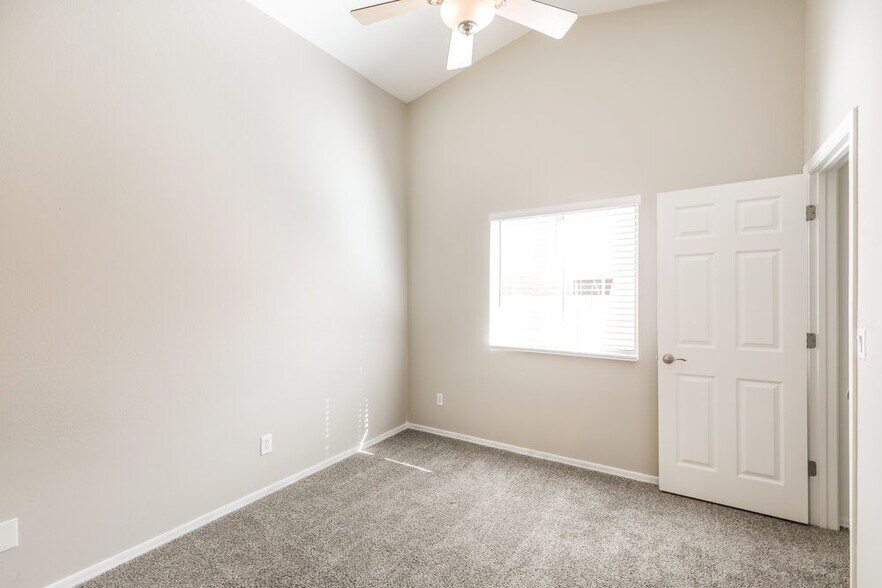 Building Photo - 3295 S Rainburst Pl