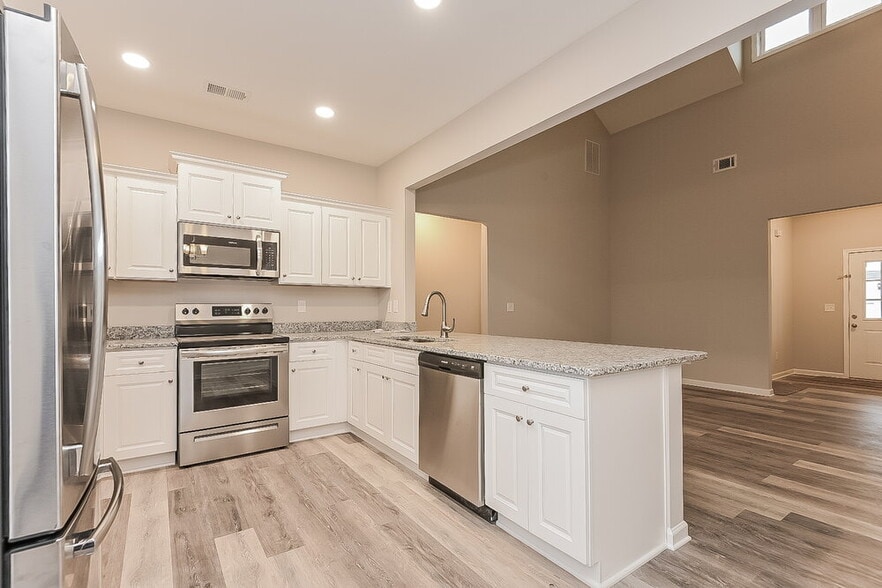 Building Photo - 19 Celtic Ct