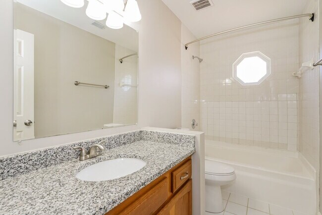 Building Photo - 116 Sunset Cir