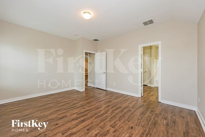 Building Photo - 708 Woodcrest Dr