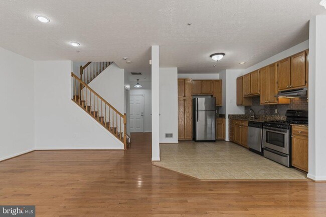 Building Photo - 6033 Grenfell Loop