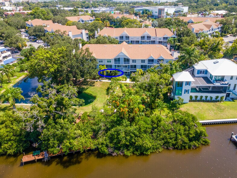 Building Photo - 850 S Tamiami Trl