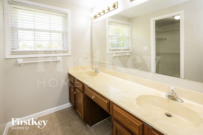 Building Photo - 7815 Bryden Dr