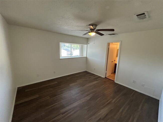 Building Photo - 20171 Newmint Ct