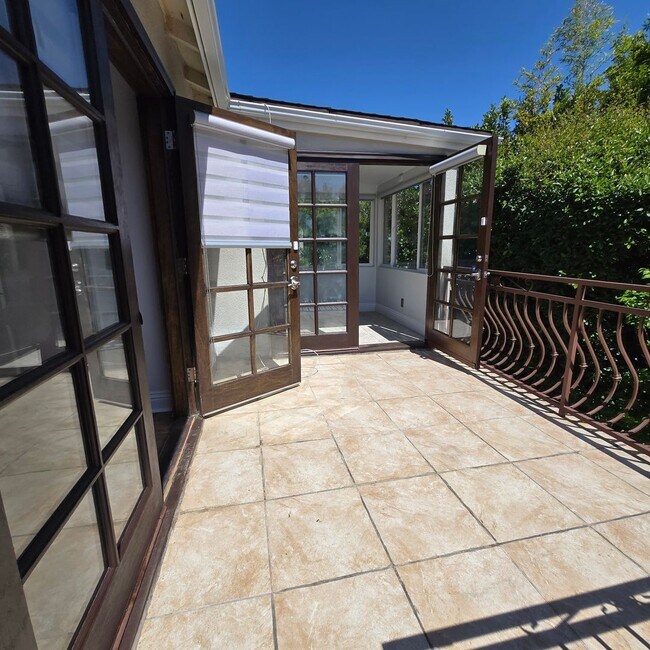 Building Photo - “Spacious West LA 3-Bedroom Home with Private Backyard & Modern Upgrades