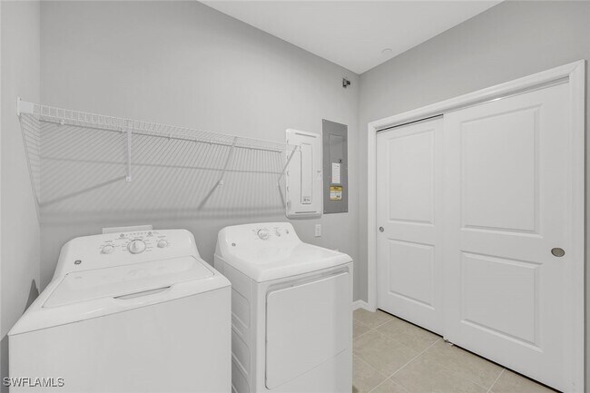Building Photo - 9393 Pocida Ct